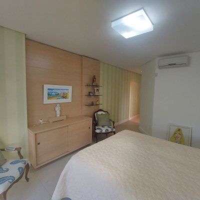 Predio com 475m², 8 garagens, no bairro Canasvieiras em Florianópolis