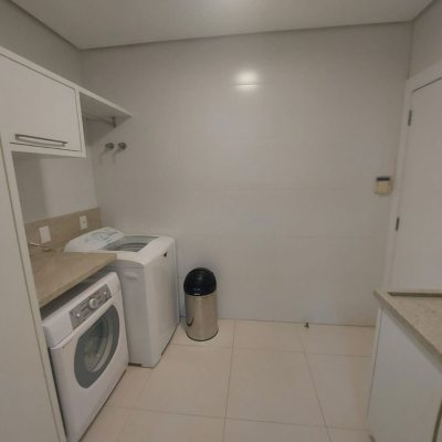 Predio com 475m², 8 garagens, no bairro Canasvieiras em Florianópolis