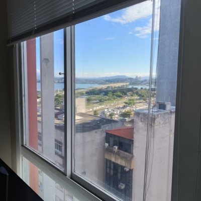 Sala com 111m², no bairro Centro em Florianópolis