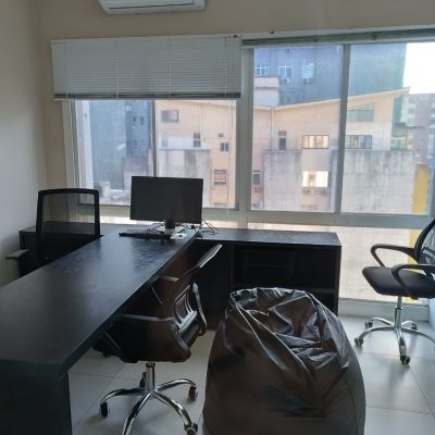 Sala com 111m², no bairro Centro em Florianópolis