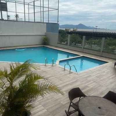 Apartamentos com 81m², 2 quartos, 1 suíte, 1 garagem, no bairro Centro em Florianópolis