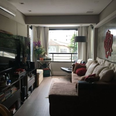 Apartamentos com 81m², 2 quartos, 1 suíte, 1 garagem, no bairro Centro em Florianópolis