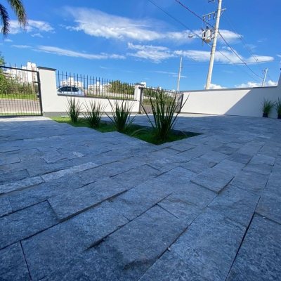 Casa Residencial com 128m², 3 quartos, 1 suíte, 2 garagens, no bairro Sertão Do Maruim em São José