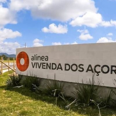 Casa Residencial com 128m², 3 quartos, 1 suíte, 2 garagens, no bairro Sertão Do Maruim em São José