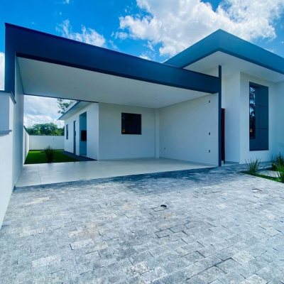 Casa Residencial com 128m², 3 quartos, 1 suíte, 2 garagens, no bairro Sertão Do Maruim em São José