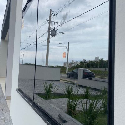 Casa Residencial com 128m², 3 quartos, 1 suíte, 2 garagens, no bairro Sertão Do Maruim em São José