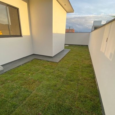 Casa Residencial com 128m², 3 quartos, 1 suíte, 2 garagens, no bairro Sertão Do Maruim em São José