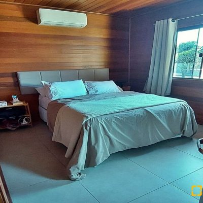 Casa Residencial com 59m², 2 quartos, 5 garagens, no bairro Praia de Fora em Palhoça