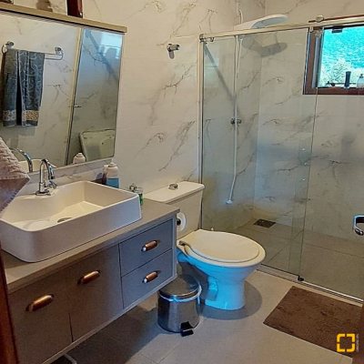 Casa Residencial com 59m², 2 quartos, 5 garagens, no bairro Praia de Fora em Palhoça