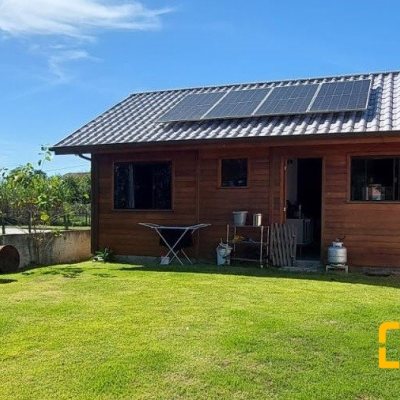 Casa Residencial com 59m², 2 quartos, 5 garagens, no bairro Praia de Fora em Palhoça