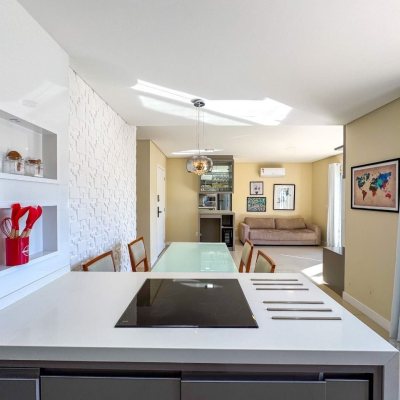 Cobertura com 159m², 3 quartos, 1 suíte, 2 garagens, no bairro Jurerê em Florianópolis