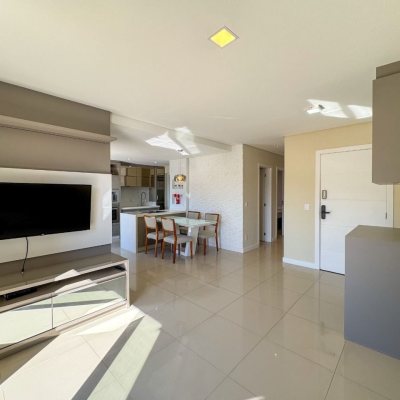 Cobertura com 159m², 3 quartos, 1 suíte, 2 garagens, no bairro Jurerê em Florianópolis