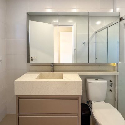 Cobertura com 159m², 3 quartos, 1 suíte, 2 garagens, no bairro Jurerê em Florianópolis