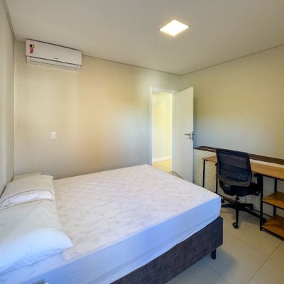 Cobertura com 159m², 3 quartos, 1 suíte, 2 garagens, no bairro Jurerê em Florianópolis