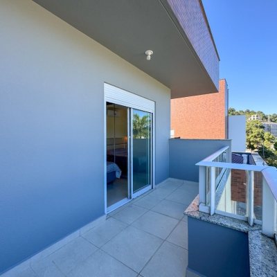 Cobertura com 159m², 3 quartos, 1 suíte, 2 garagens, no bairro Jurerê em Florianópolis