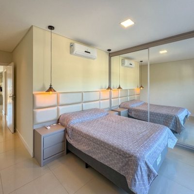 Cobertura com 159m², 3 quartos, 1 suíte, 2 garagens, no bairro Jurerê em Florianópolis