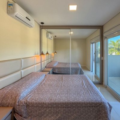 Cobertura com 159m², 3 quartos, 1 suíte, 2 garagens, no bairro Jurerê em Florianópolis