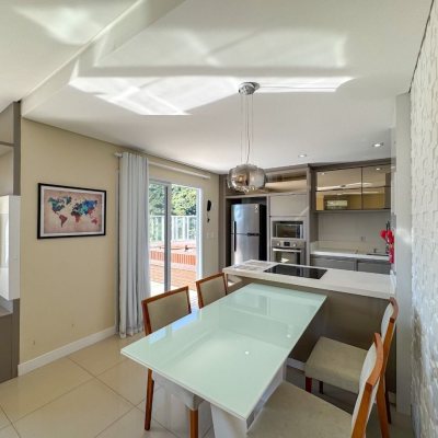 Cobertura com 159m², 3 quartos, 1 suíte, 2 garagens, no bairro Jurerê em Florianópolis