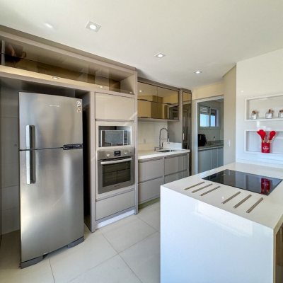 Cobertura com 159m², 3 quartos, 1 suíte, 2 garagens, no bairro Jurerê em Florianópolis