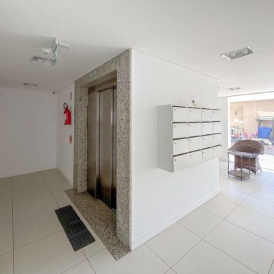 Cobertura com 159m², 3 quartos, 1 suíte, 2 garagens, no bairro Jurerê em Florianópolis