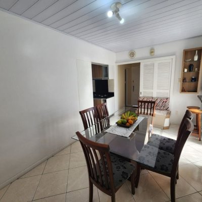 Casa Residencial com 120m², 3 quartos, 1 suíte, 1 garagem, no bairro Centro em Florianópolis