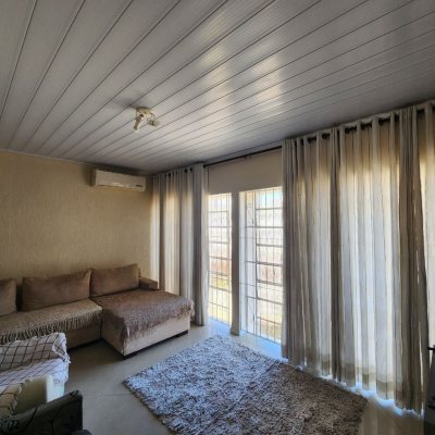 Casa Residencial com 120m², 3 quartos, 1 suíte, 1 garagem, no bairro Centro em Florianópolis