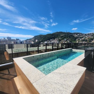 Apartamentos com 57m², 1 quarto, 1 garagem, no bairro Centro em Florianópolis