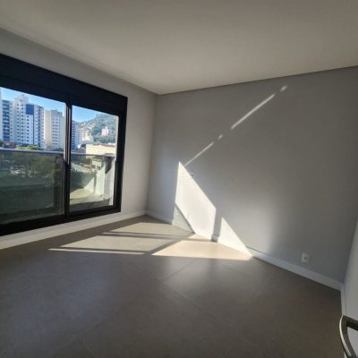 Apartamentos com 57m², 1 quarto, 1 garagem, no bairro Centro em Florianópolis