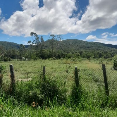 Sitio com 5280m², 3 quartos, 1 suíte, no bairro Ratones em Florianópolis