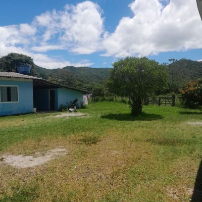 Sitio com 5280m², 3 quartos, 1 suíte, no bairro Ratones em Florianópolis