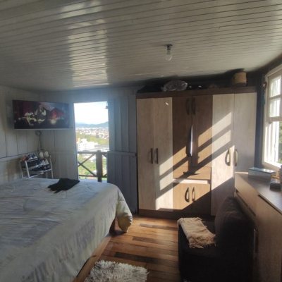 Casa Residencial com 90m², 2 quartos, 2 garagens, no bairro São Luiz em São José