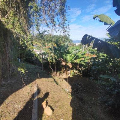 Casa Residencial com 90m², 2 quartos, 2 garagens, no bairro São Luiz em São José