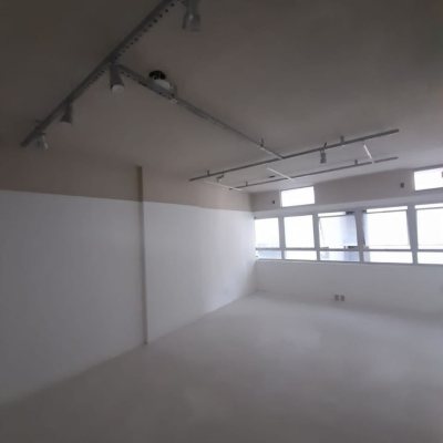 Sala com 32m², no bairro Centro em Florianópolis