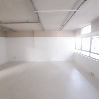 Sala com 32m², no bairro Centro em Florianópolis