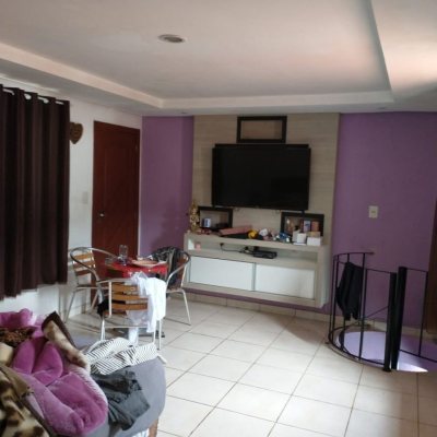 Casa Residencial com 119m², 4 quartos, 2 suítes, 2 garagens, no bairro Saco Dos Limões em Florianópolis