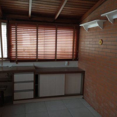 Casa Residencial com 119m², 4 quartos, 2 suítes, 2 garagens, no bairro Saco Dos Limões em Florianópolis