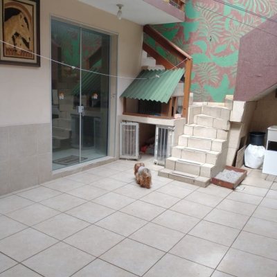 Casa Residencial com 119m², 4 quartos, 2 suítes, 2 garagens, no bairro Saco Dos Limões em Florianópolis