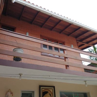 Casa Residencial com 119m², 4 quartos, 2 suítes, 2 garagens, no bairro Saco Dos Limões em Florianópolis