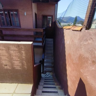 Casa Residencial com 119m², 4 quartos, 2 suítes, 2 garagens, no bairro Saco Dos Limões em Florianópolis