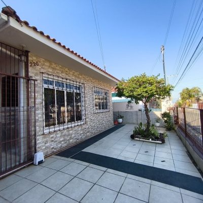 Casa Residencial com 119m², 4 quartos, 2 suítes, 2 garagens, no bairro Saco Dos Limões em Florianópolis