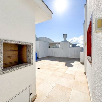 Cobertura com 156m², 3 quartos, 1 suíte, 2 garagens, no bairro Agronômica em Florianópolis