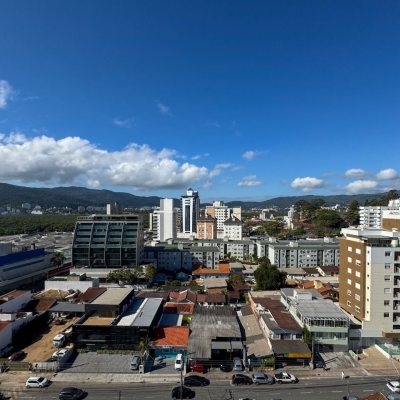 Cobertura com 156m², 3 quartos, 1 suíte, 2 garagens, no bairro Agronômica em Florianópolis