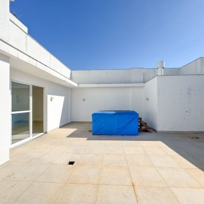 Cobertura com 156m², 3 quartos, 1 suíte, 2 garagens, no bairro Agronômica em Florianópolis