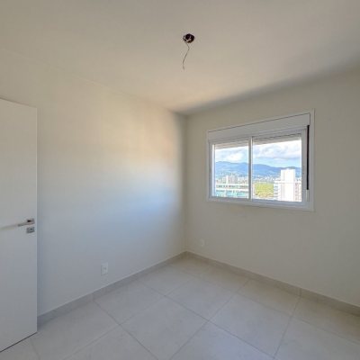 Cobertura com 156m², 3 quartos, 1 suíte, 2 garagens, no bairro Agronômica em Florianópolis