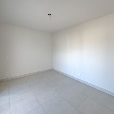 Cobertura com 156m², 3 quartos, 1 suíte, 2 garagens, no bairro Agronômica em Florianópolis