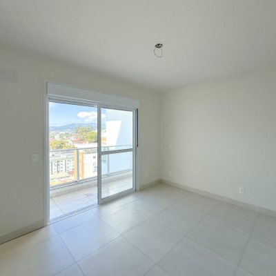 Cobertura com 156m², 3 quartos, 1 suíte, 2 garagens, no bairro Agronômica em Florianópolis