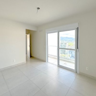 Cobertura com 156m², 3 quartos, 1 suíte, 2 garagens, no bairro Agronômica em Florianópolis