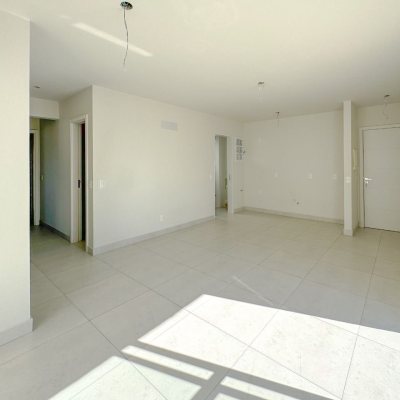 Cobertura com 156m², 3 quartos, 1 suíte, 2 garagens, no bairro Agronômica em Florianópolis