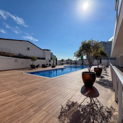 Cobertura com 156m², 3 quartos, 1 suíte, 2 garagens, no bairro Agronômica em Florianópolis