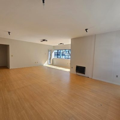 Sala com 60m², 1 garagem, no bairro Centro em Florianópolis
